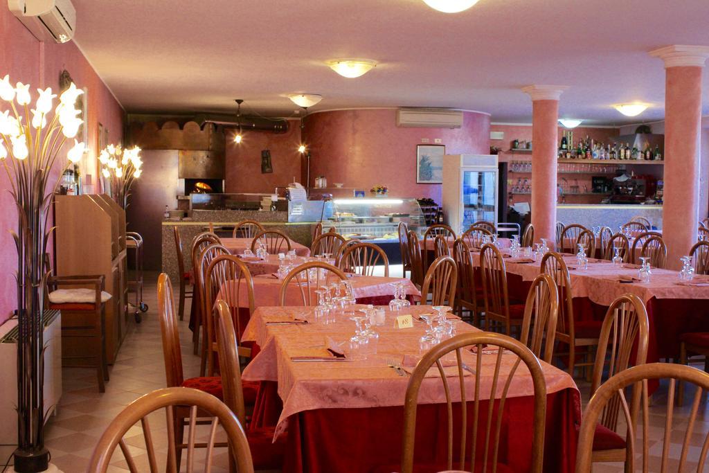 Hotel Monumento Чертоза ди Павия Екстериор снимка