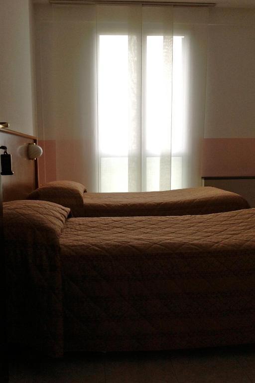 Hotel Monumento Чертоза ди Павия Стая снимка