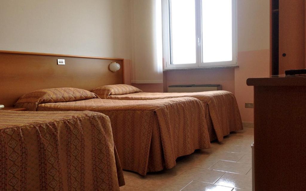 Hotel Monumento Чертоза ди Павия Стая снимка