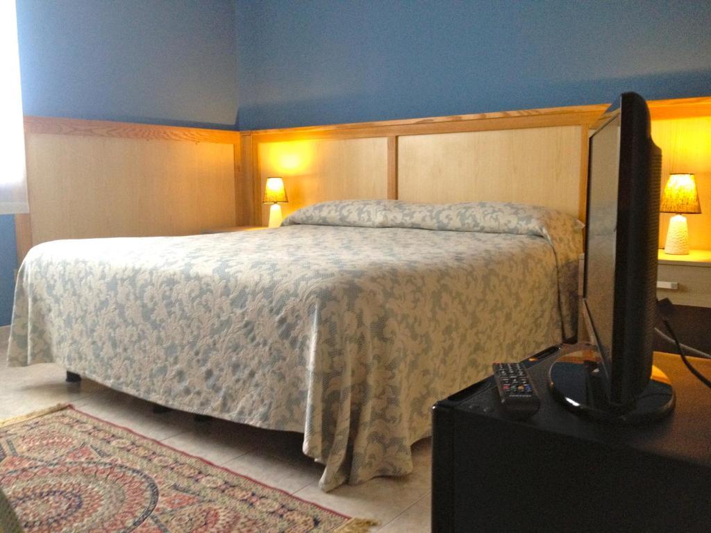 Hotel Monumento Чертоза ди Павия Екстериор снимка